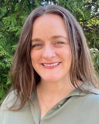 beth-tutt-|-art-therapist-specializing-in-tra